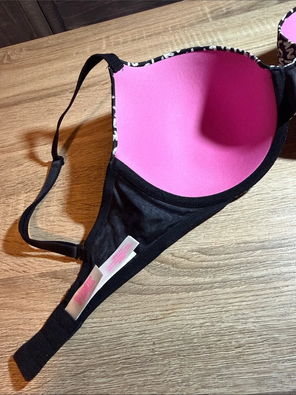PINK Victoria's Secret Black & White Logo Bra Size 32DDD Wear Everywhere Bra 058